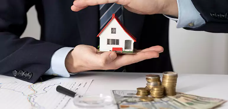 Who Do We Buy Houses From in Miami, FL?
